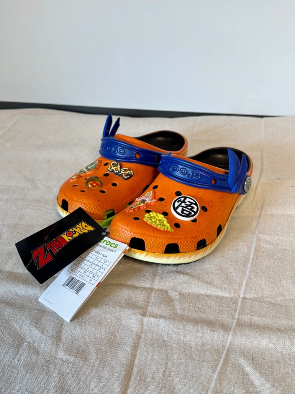 NWT Crocs Clog Dragon Ball Z Goku  210897 90H  Orange Blue Black J4